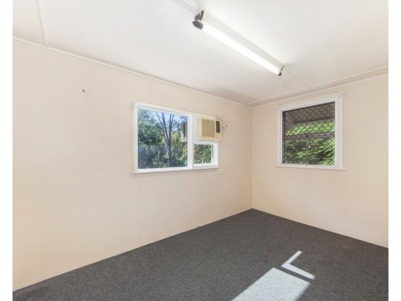 11 Creek Street, Bundamba QLD 4304