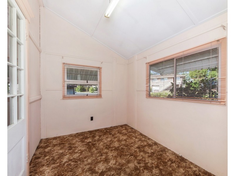 11 Creek Street, Bundamba QLD 4304