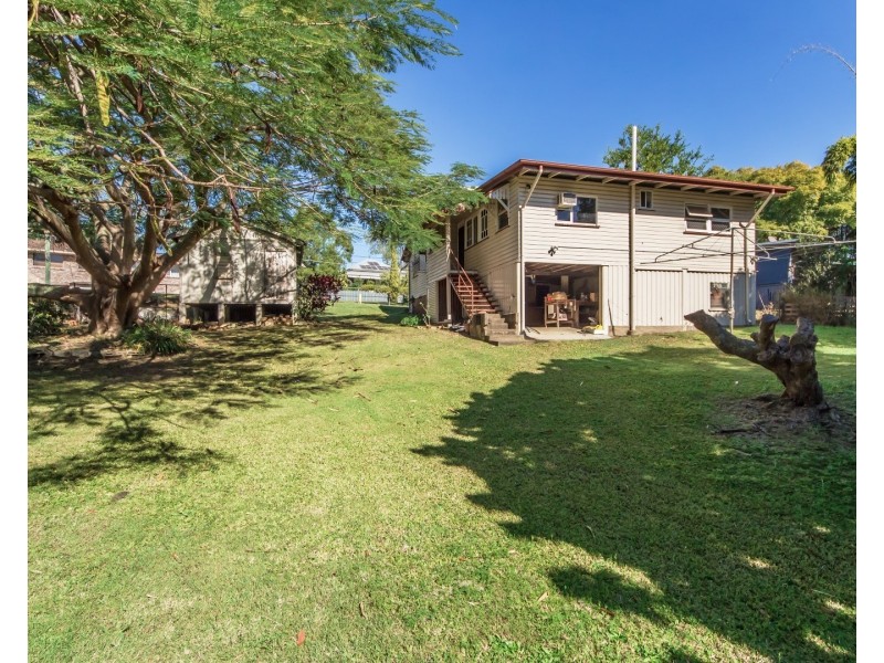11 Creek Street, Bundamba QLD 4304