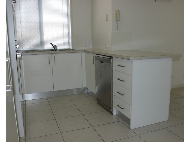 17/15 Workshops Street, Brassall QLD 4305