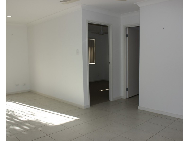 17/15 Workshops Street, Brassall QLD 4305