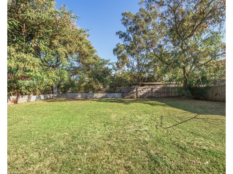 2 Lamington Parade, North Ipswich QLD 4305