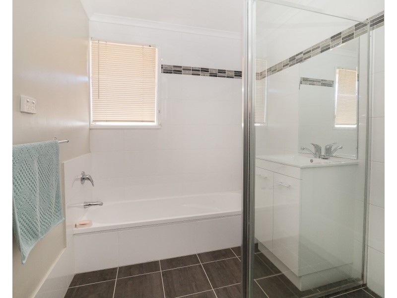 1 Lawson Street, Leichhardt QLD 4305