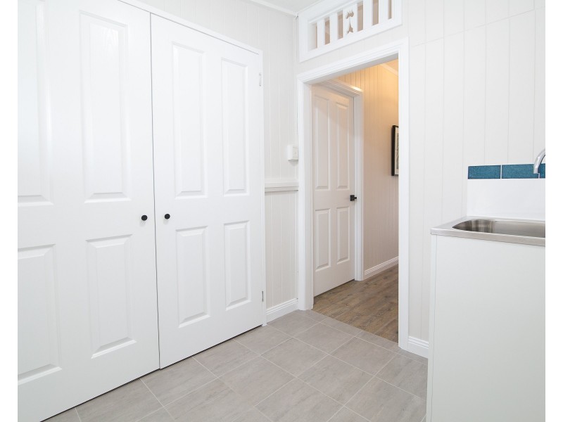 53 Glebe Road, Newtown QLD 4305