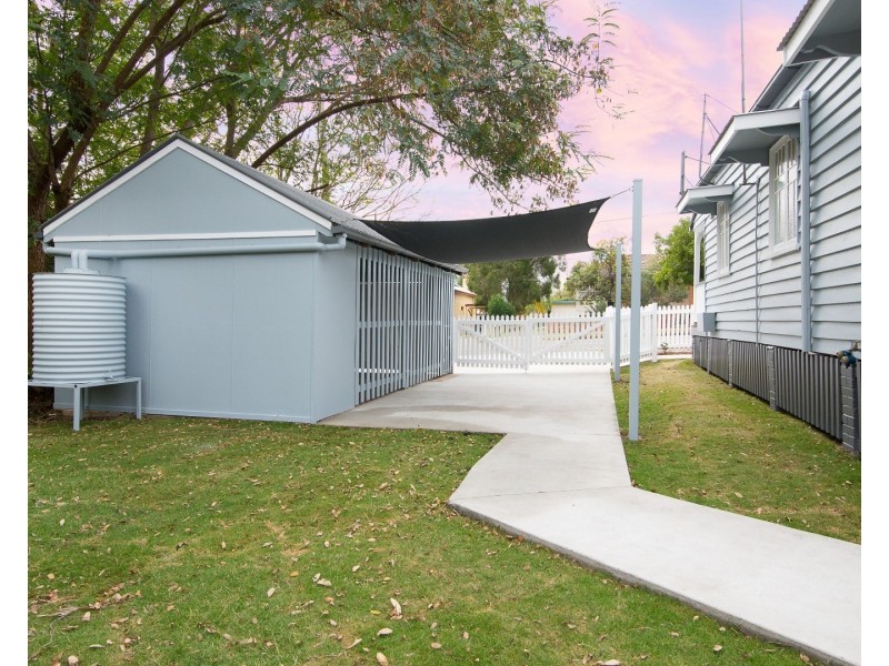 53 Glebe Road, Newtown QLD 4305