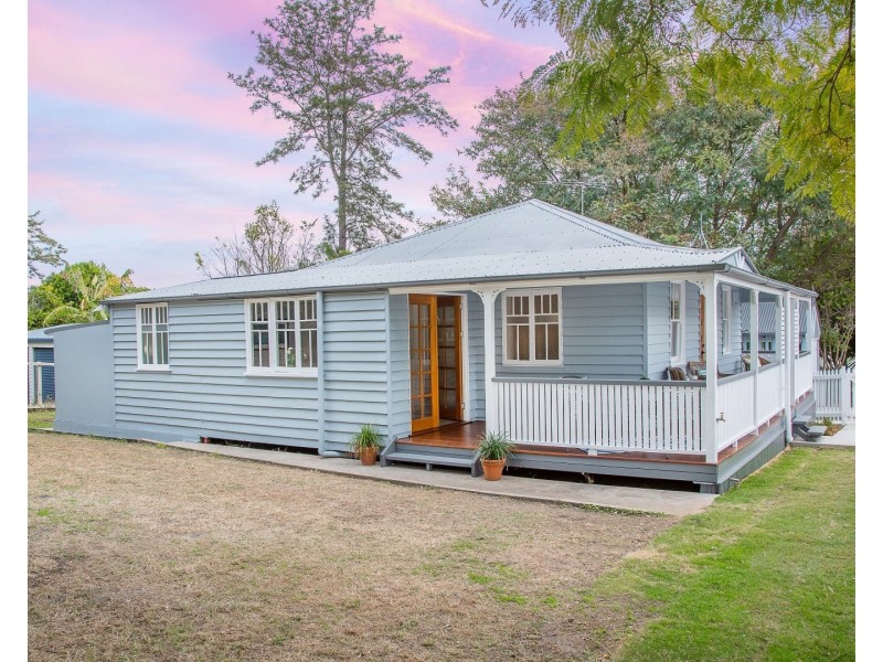 53 Glebe Road, Newtown QLD 4305