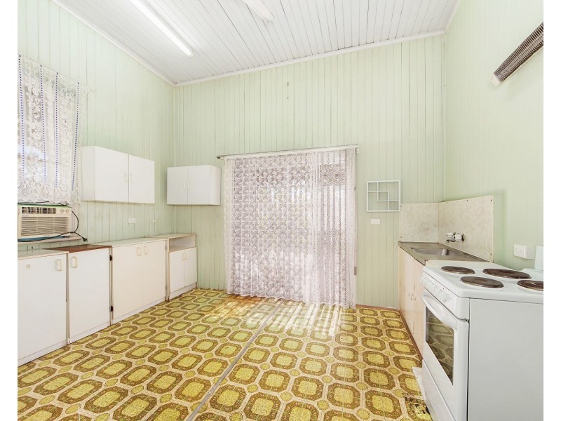 95 Pine Mountain Road, Brassall QLD 4305