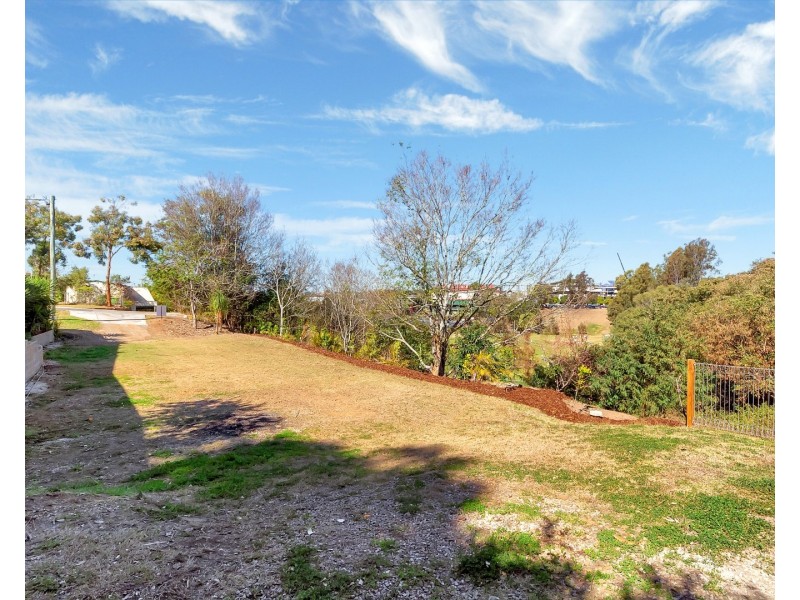 16 O’Sullivan Street, Woodend QLD 4305