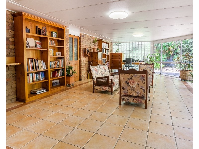 6 Oak Street, Bundamba QLD 4304