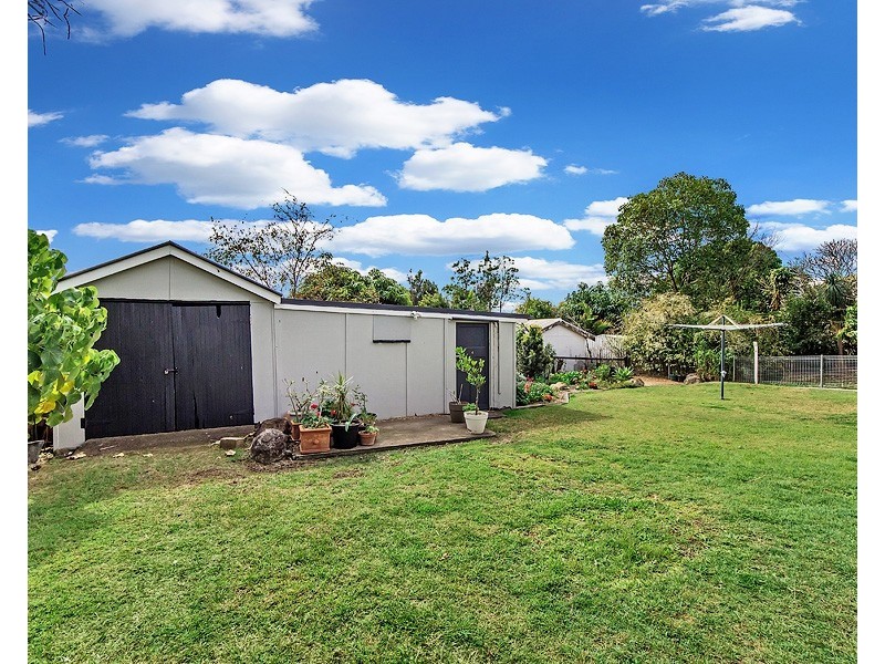 6 Marvin Street, Eastern Heights QLD 4305