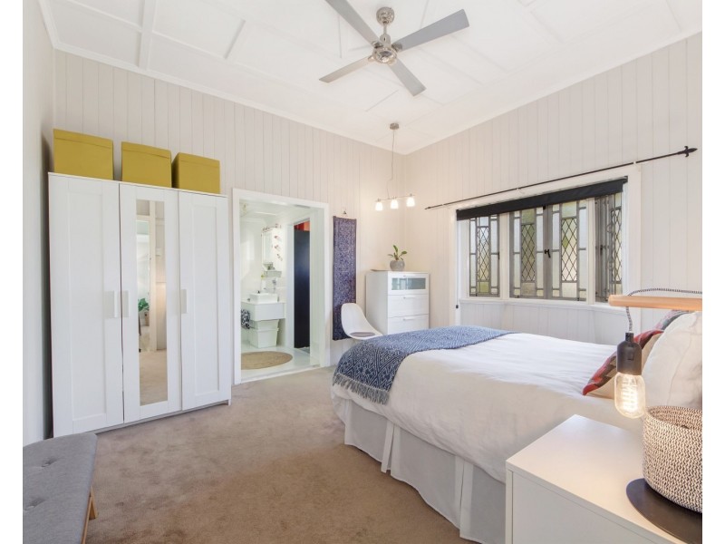 6 Marvin Street, Eastern Heights QLD 4305