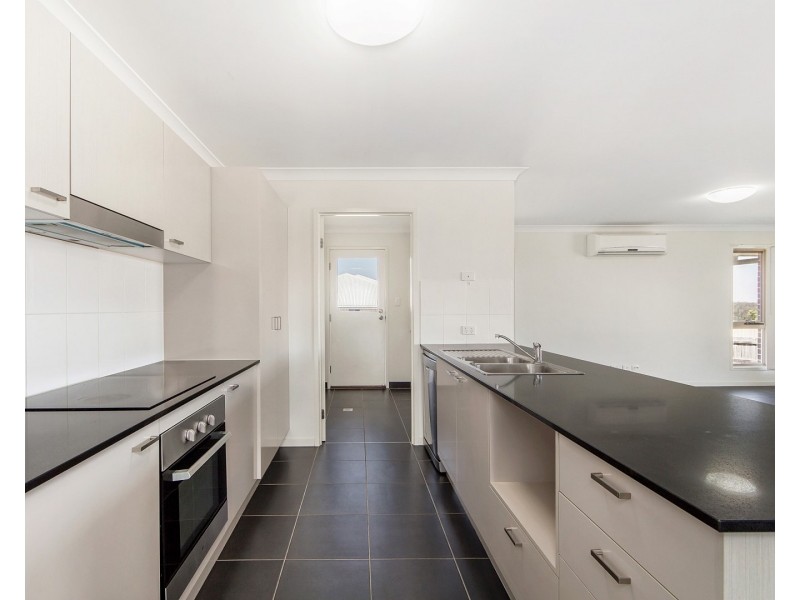 38 Diamantina Boulevard, Brassall QLD 4305