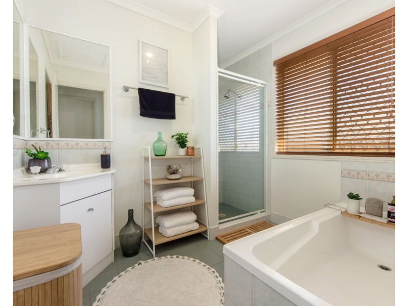 14 Glasgow Boulevard, Brassall QLD 4305