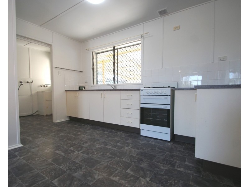 31 Maenporth Street, Leichhardt QLD 4305