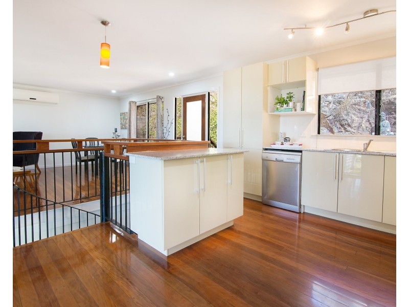 8 Shenton Street, Coalfalls QLD 4305