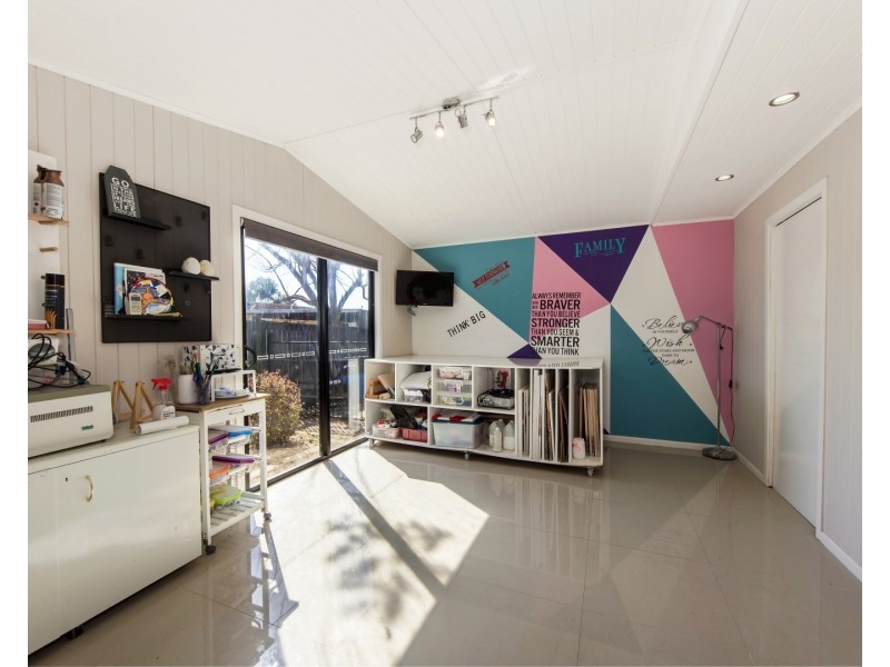 1 Kordan Boulevard, Raceview QLD 4305