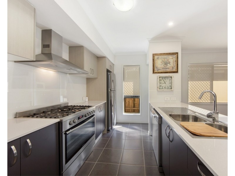 29 Lillypilly Drive, Ripley QLD 4306