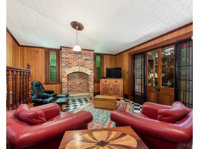 1 Smith Street, North Ipswich QLD 4305