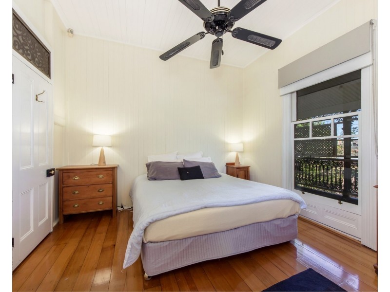 1 Smith Street, North Ipswich QLD 4305