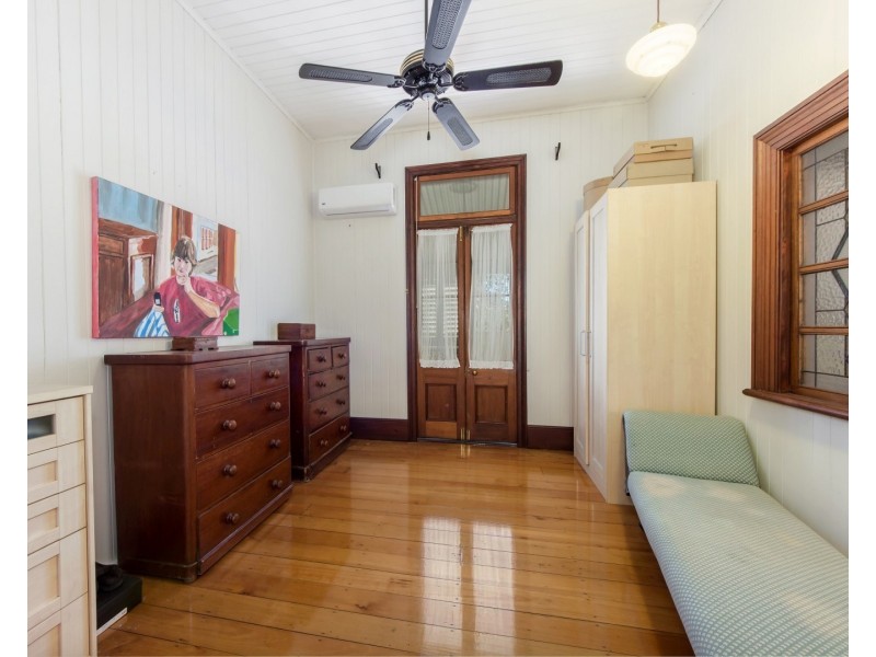 1 Smith Street, North Ipswich QLD 4305