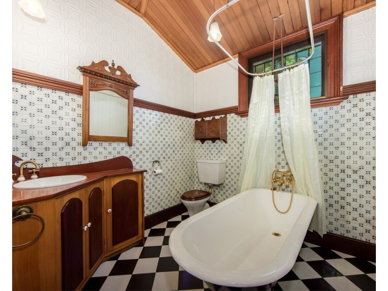 1 Smith Street, North Ipswich QLD 4305