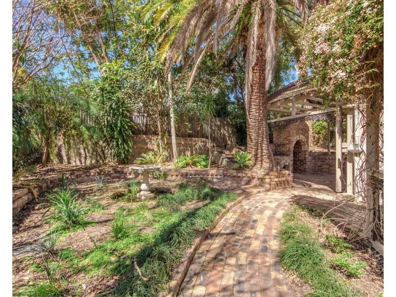1 Smith Street, North Ipswich QLD 4305