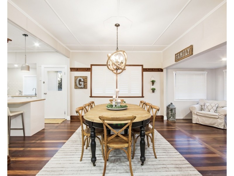 16 Stuart Street, Eastern Heights QLD 4305