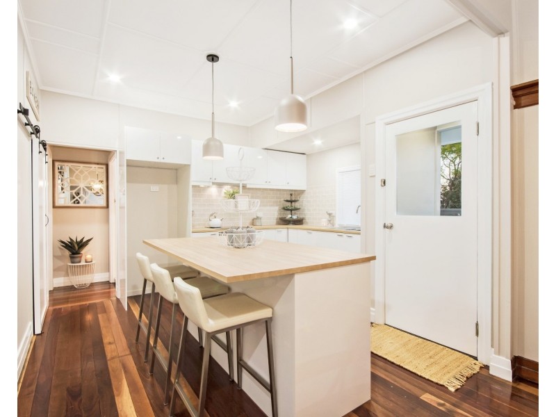 16 Stuart Street, Eastern Heights QLD 4305