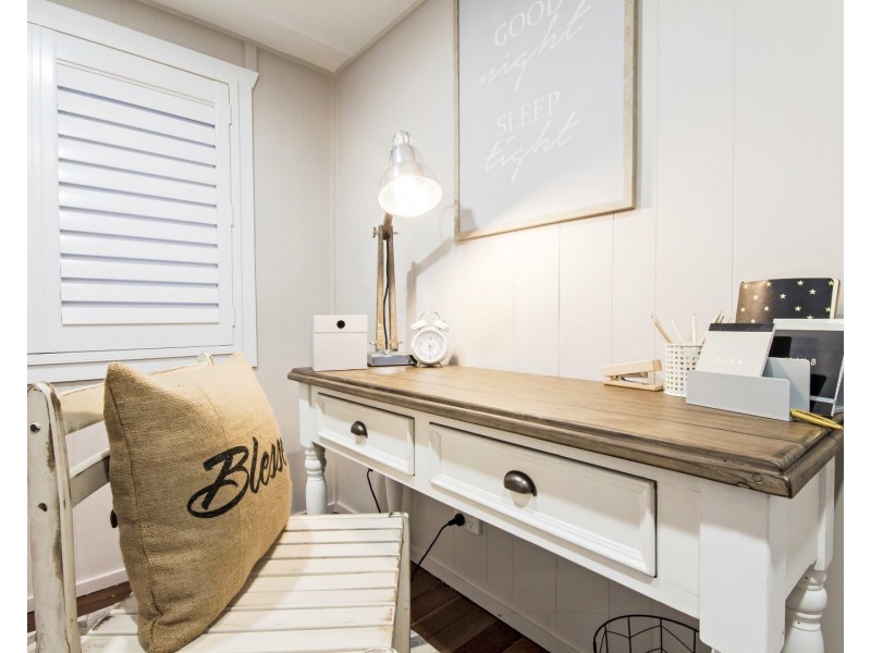 16 Stuart Street, Eastern Heights QLD 4305