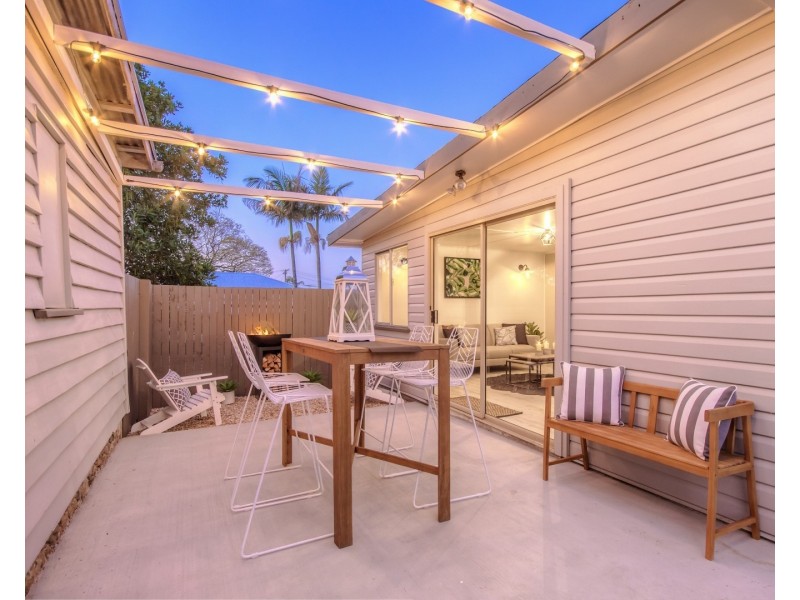 16 Stuart Street, Eastern Heights QLD 4305