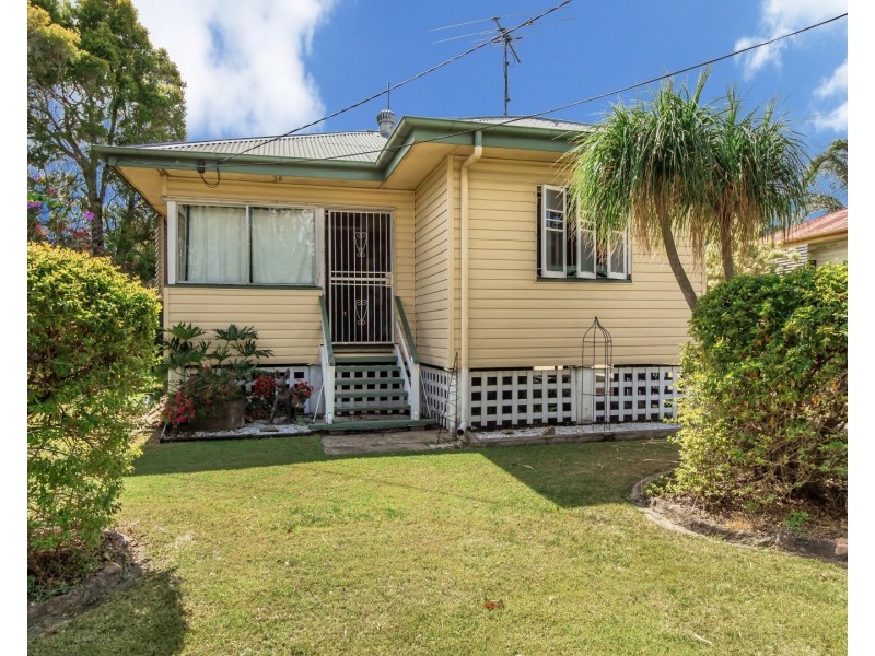 12 Cemetery Road, Ipswich QLD 4305