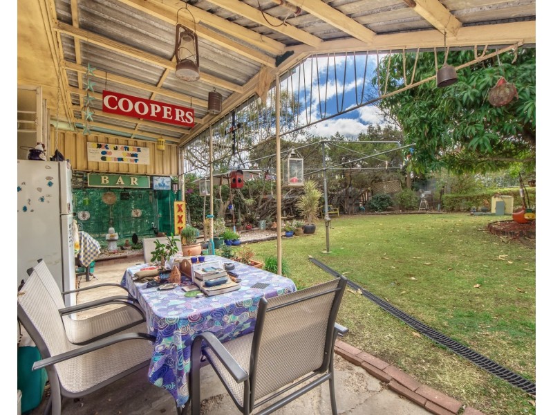 12 Cemetery Road, Ipswich QLD 4305