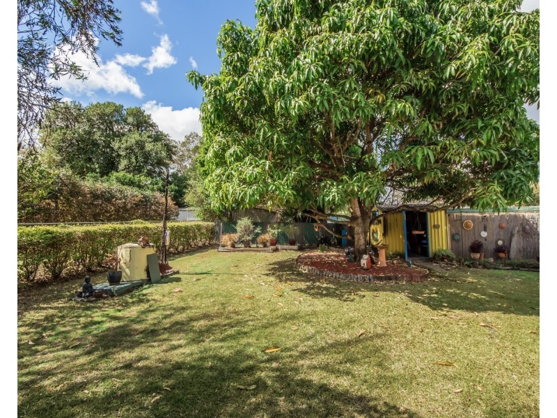 12 Cemetery Road, Ipswich QLD 4305
