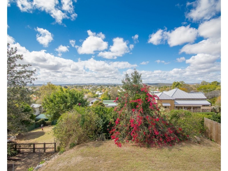 62B Chermside Road, Newtown QLD 4305