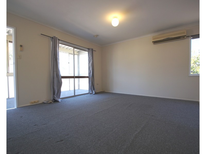 6 Mary Street, Blackstone QLD 4304