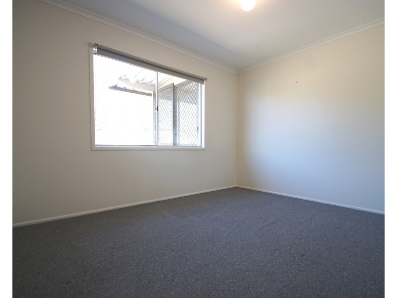 6 Mary Street, Blackstone QLD 4304