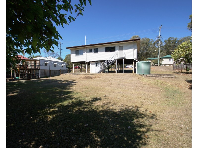 6 Mary Street, Blackstone QLD 4304