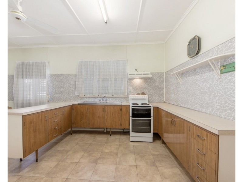 62 Samford Road, Leichhardt QLD 4305