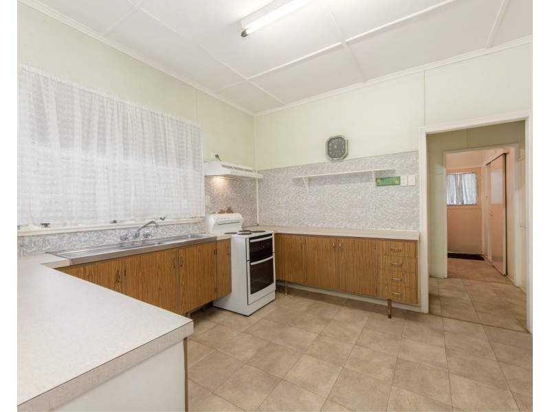 62 Samford Road, Leichhardt QLD 4305