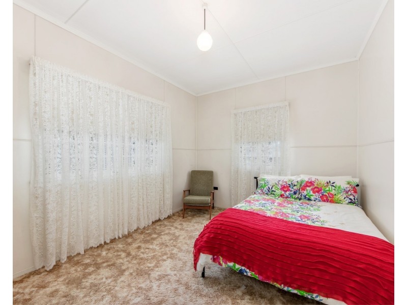 62 Samford Road, Leichhardt QLD 4305