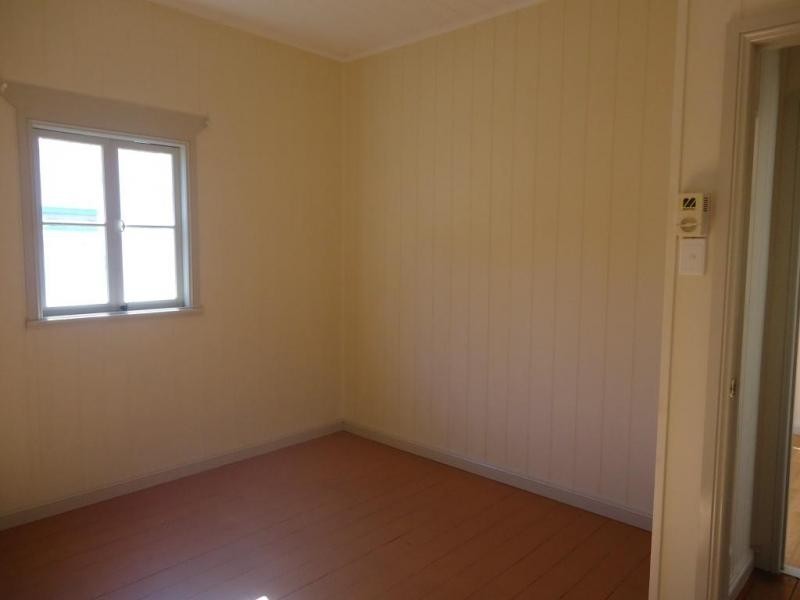 2 Woodgate Street, Churchill QLD 4305