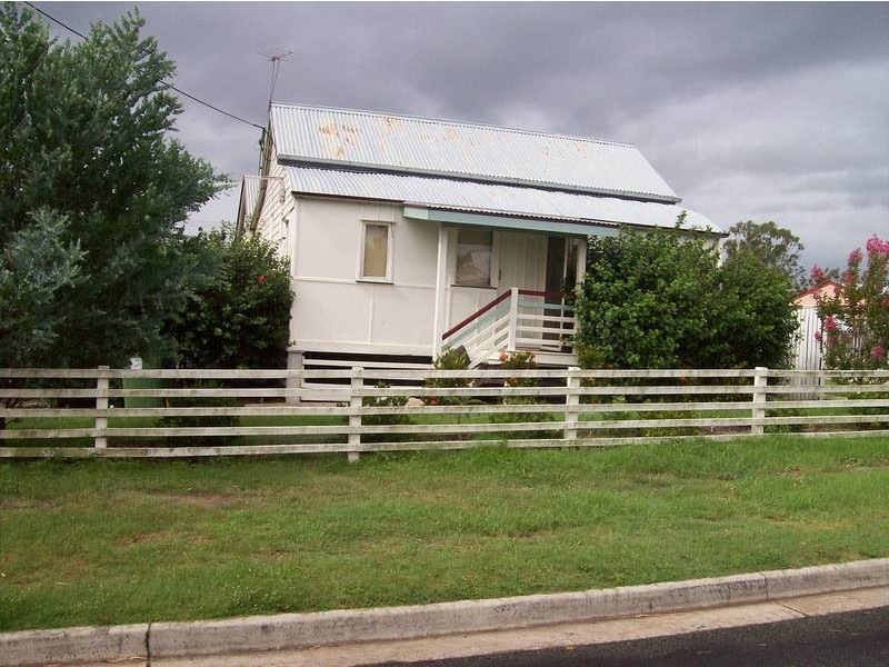 Blackstone QLD 4304