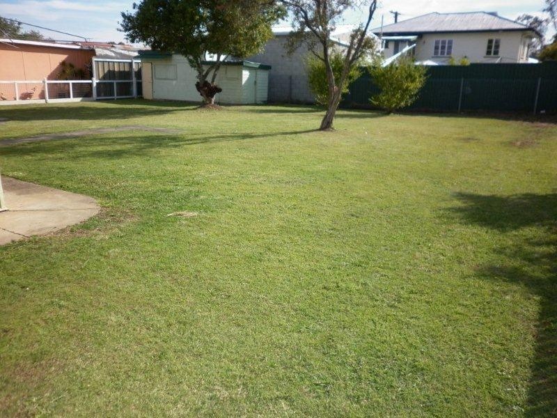 13 Doorey Street, One Mile QLD 4305