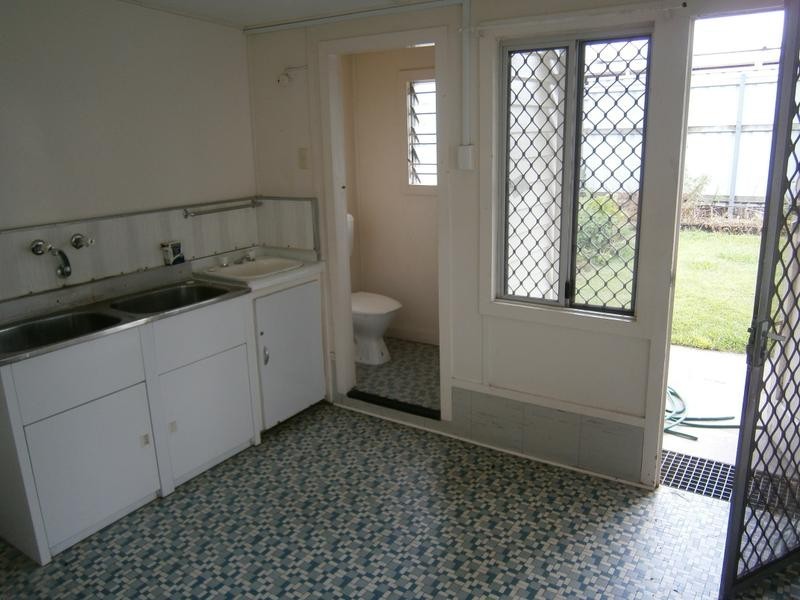 90 Blackstone Road, Silkstone QLD 4304