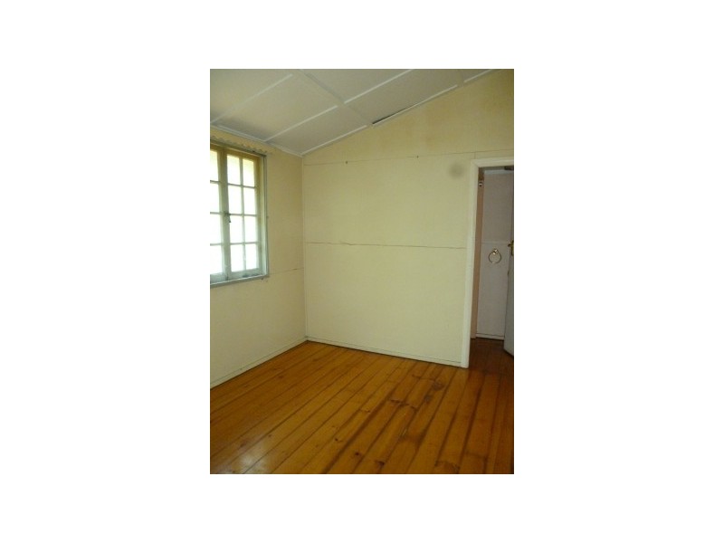 3 Flint Street, North Ipswich QLD 4305