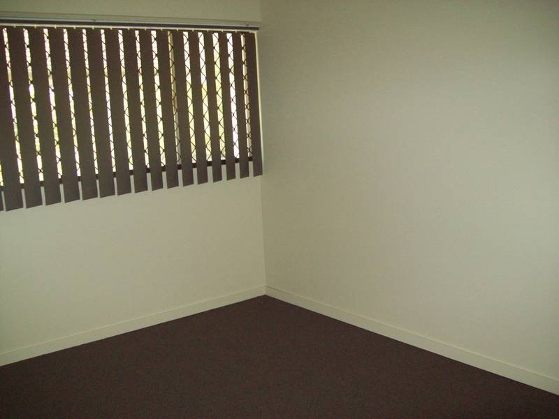 2/166 Blackstone Road, Silkstone QLD 4304