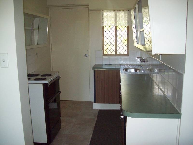 2/166 Blackstone Road, Silkstone QLD 4304