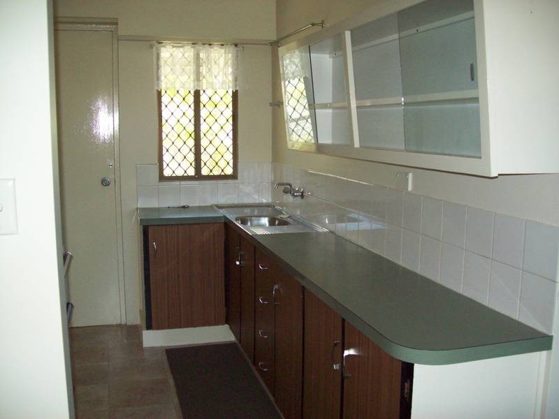 2/166 Blackstone Road, Silkstone QLD 4304