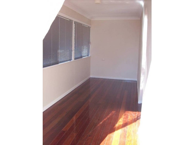 23 Edwards Street, Eastern Heights QLD 4305