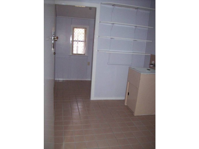 23 Edwards Street, Eastern Heights QLD 4305